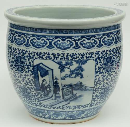 A fine and impressive Chinese blue and white decorated fish bowl, the roundels decorated with figures in a garden and birds on flower branches, 19thC, H 45,5 - Diameter 51,5 cm