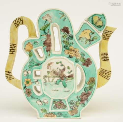 A Chinese polychrome teapot and cover decorated with figures in a garden and floral motifs, H 20,5 cm (chip on the rim)