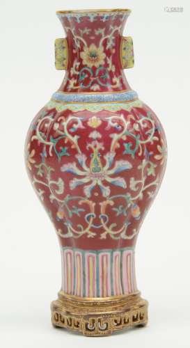 A Chinese famille rose wall vase, marked, H 21,5 cm