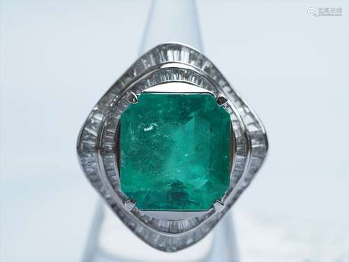 Emerald Diamond Ring