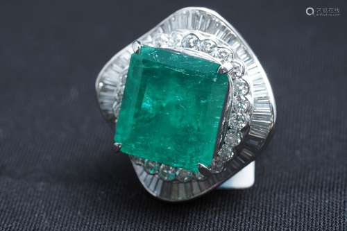 Emerald Diamond Ring