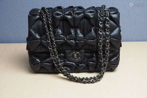 CHANEL Shoulder Bag