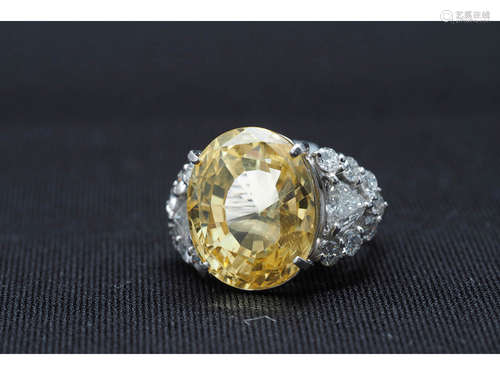 No-Heated Yellow Sapphire Ring