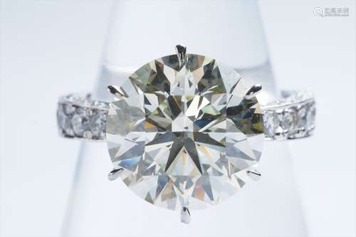 PT Diamond Ring