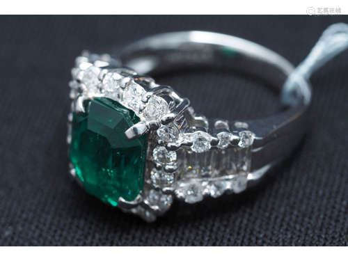 Colombia Emerald Diamond Ring