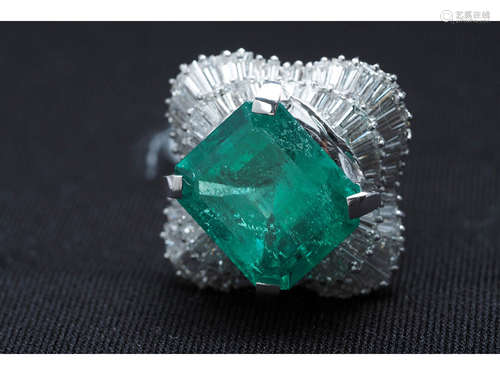 Emerald Diamond Ring