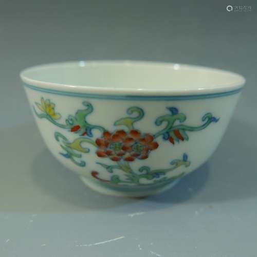 ANTIQUE CHINESE DOUCAI PORCELAIN CUP YONGZHENG MARK & PERIOD