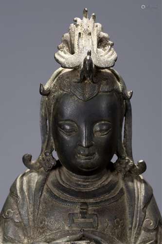 CHINESE MING BRONZE FIGURE OF GUANYIN