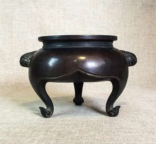 CHINESE BRONZE TRIPOD CENSER