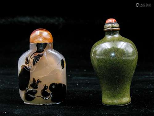 GROUP OF 2 CHINESE SNUFF BOTTLES