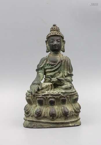 CHINESE BRONZE FIGURE OF BUDDHA