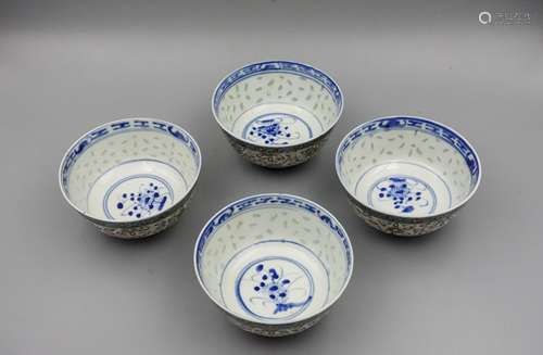 GROUP OF 4 CHINESE DOUCAI PORCELAIN BOWLS