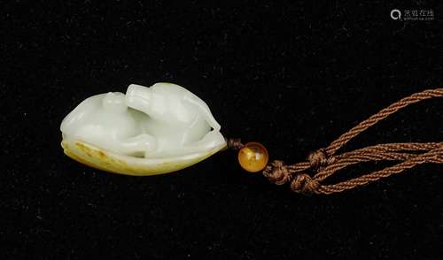 CHINESE HETIAN WHITE JADE DOG PENDANT