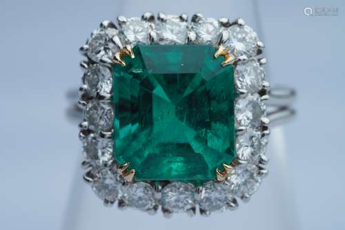 Harry WinstonEmerald Diamond Ring