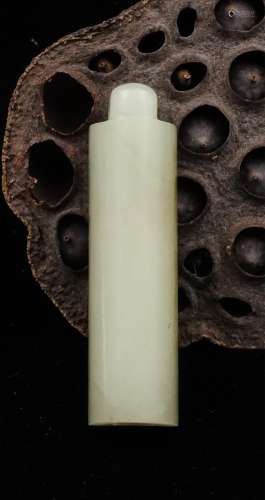 CHINESE WHITE JADE FEATHER HOLDER WITH RUSSET