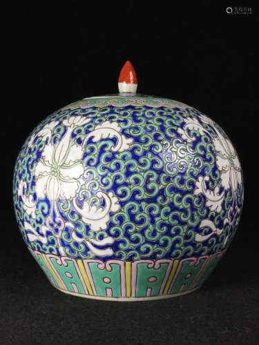 CHINESE FAMILLE ROSE PORCELAIN COVER JAR
