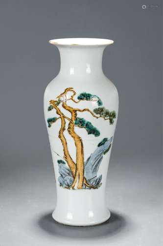 CHINESE FAMILLE ROSE PORCELAIN FLOWER VASE