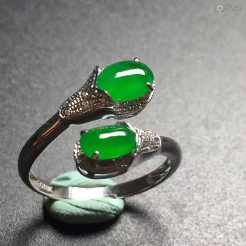 18K White Gold Diamond Green Jadeite Ring