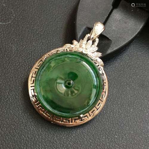 18K Gold Natural Green Jadeite Pendant