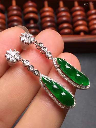 18K White Gold Green Jadeite Pea Earrings