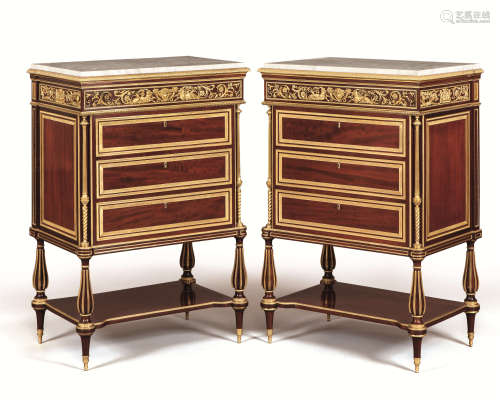 约1870年作 英国制法国路易十六风格亚当•威斯威勒式抽屉小柜 (一对)