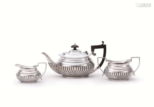 1901年作 英国爱德华时期纯银茶具 (三件套)