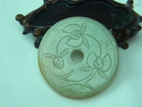 ANTIQUE CHINESE JADEITE ROUND BI PENDANT, FLORAL DESIGN