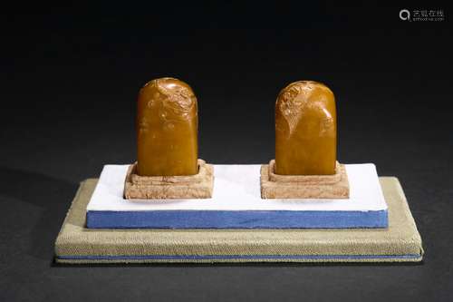 A pair of tianhuang stone carved seals