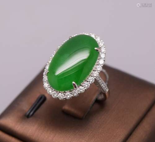 An Imperial green Jadeite Jade diamond ring