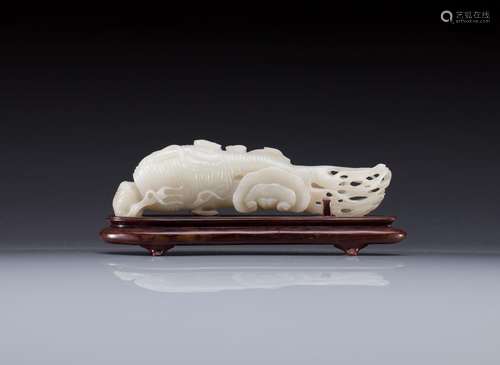 WHITE JADE GINSENG ROOT CARVING