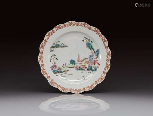 EXPORT FAMILLE ROSE PORCELAIN DISH WITH GILDING