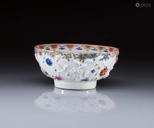 EXPORT PORCELAIN BOWL WITH MOULDED FLOWERS