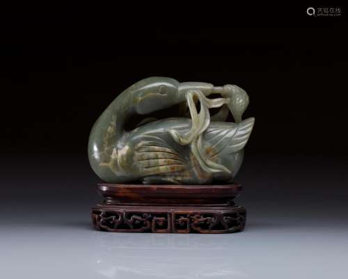 CARVED SPINACH GREEN JADE DUCK