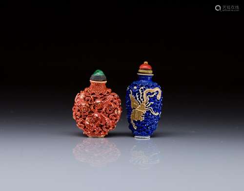 TWO FAUX LACQUER PORCELAIN SNUFF BOTTLES