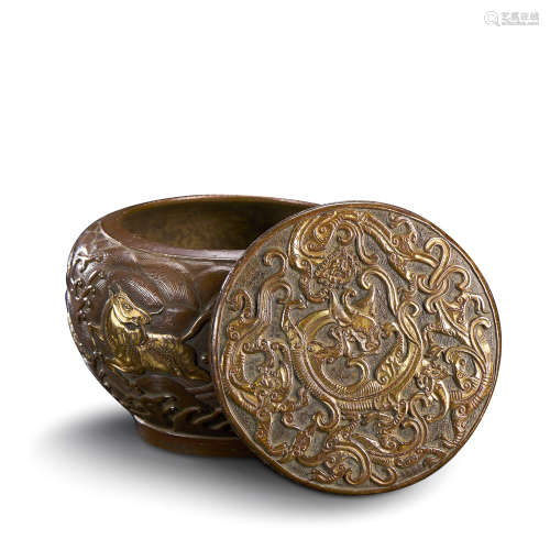 明 铜局部鎏金「海兽」纹盖罐