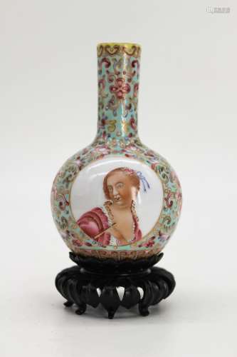 CHINESE FAMILLE ROSE BOTTLE VASE WITH ROSEWOOD BOX