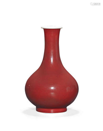 清中期 祭红釉长颈瓶