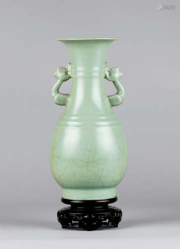 宋代（960-1279） 青瓷双凤耳瓶