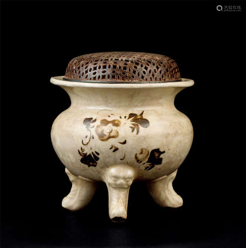 元代（1279-1368） 磁州窑铁绘纹三足香炉