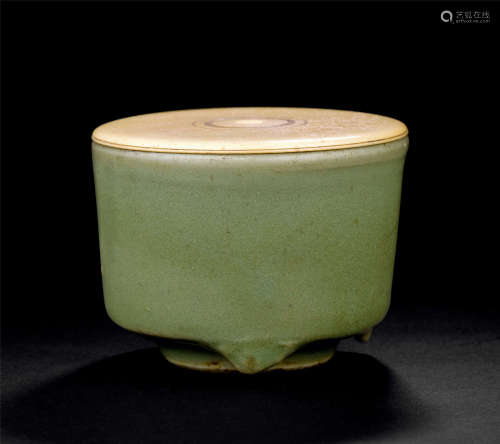 南宋-元代（1127-1368） 梅子青三足筒式香炉