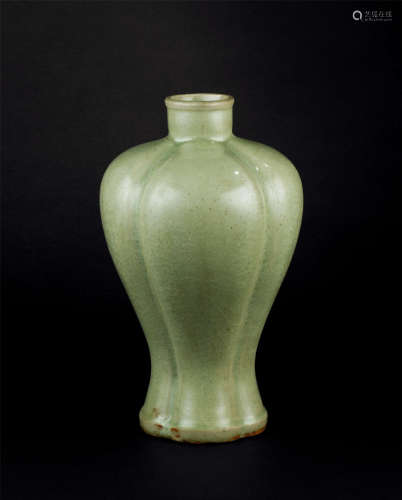 元代-明代（1368-1644） 青瓷瓜形瓶