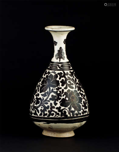 宋代（960-1279） 磁州窑白地黑花花瓶