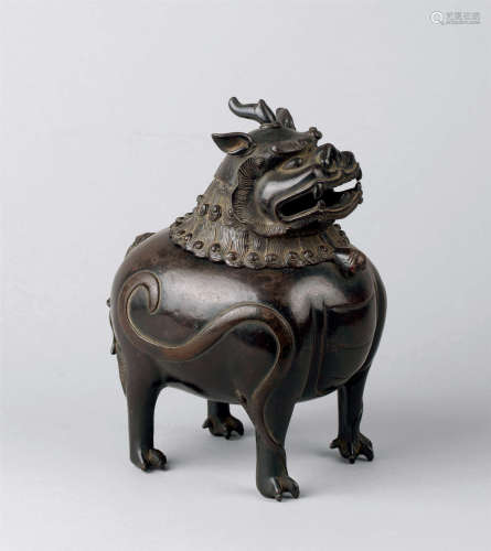 明代（1368-1644） 铜瑞兽形香熏