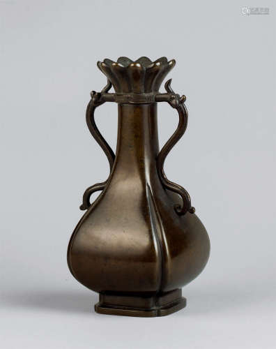 明代（1368-1644） 铜双龙耳花插