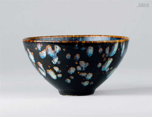 宋代（960-1279） 吉州窑花纹碗