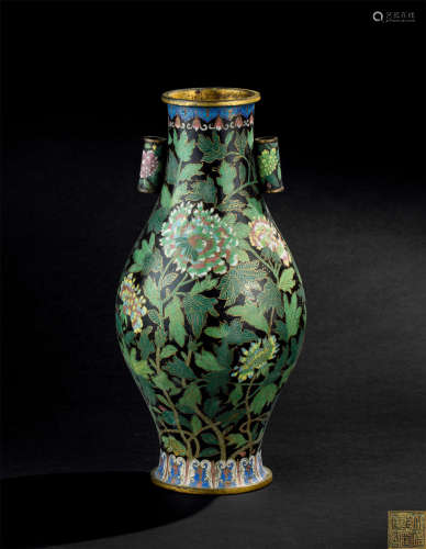 清乾隆（1736-1795） 景泰蓝贯耳橄榄瓶