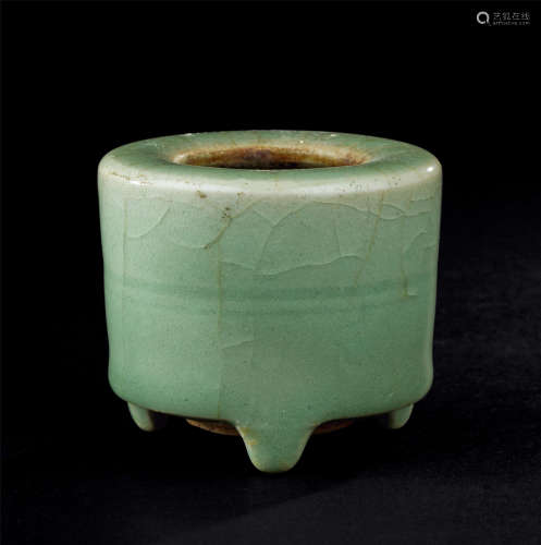 元代（1279-1368） 龙泉窑三足香炉