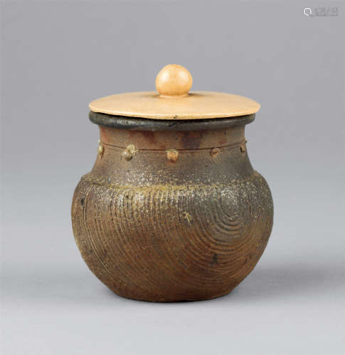 金代（1115-1234） 鼓钉纹小罐