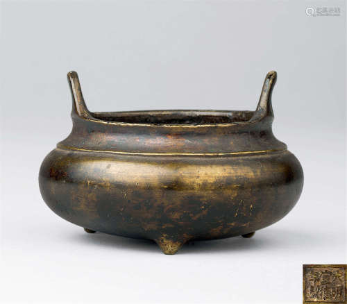 清代（1644-1911） 铜过桥耳三足小香炉