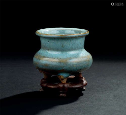 元代（1279-1368） 钧窑三足香炉